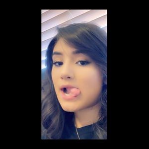 Meet your Posher, Alejandra